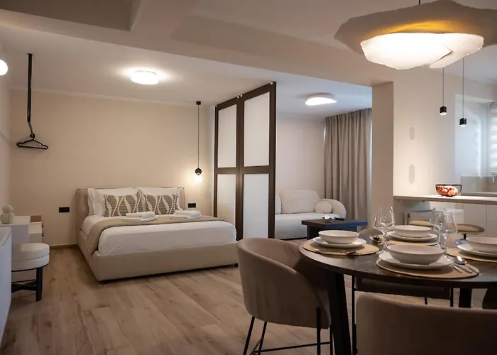 Chrysa\'S Deluxe Apt